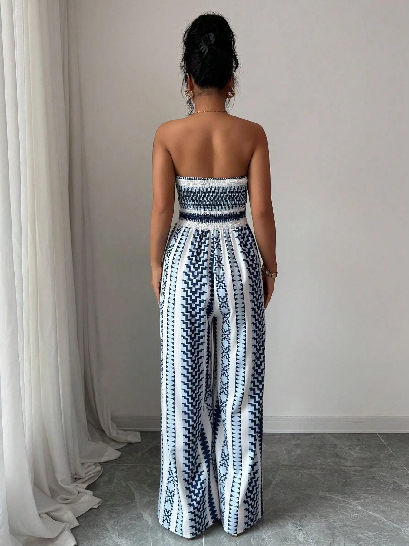 ✨👗 Geometric Jumpsuit with Halter Neckline & Side Slit – 50% OFF! Perfect for Beach, Office & Evening. 🔥✨